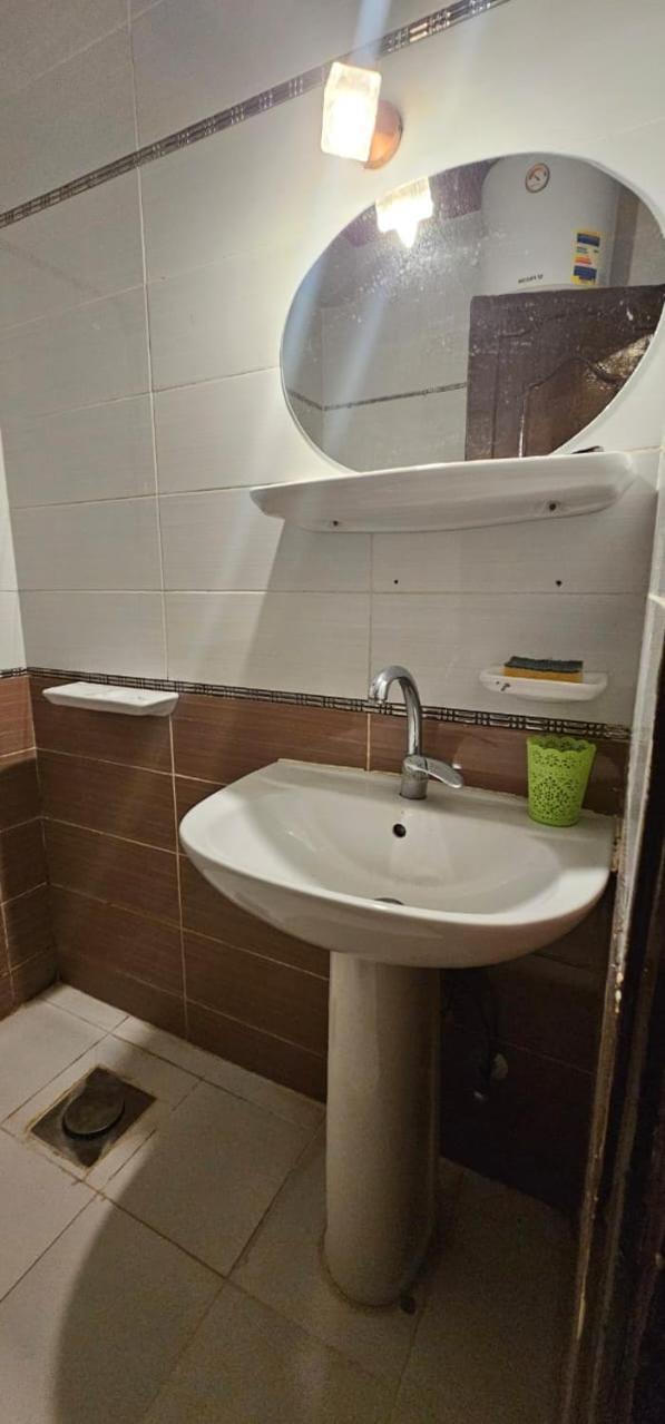 Apartment Elegant In Zamalek *